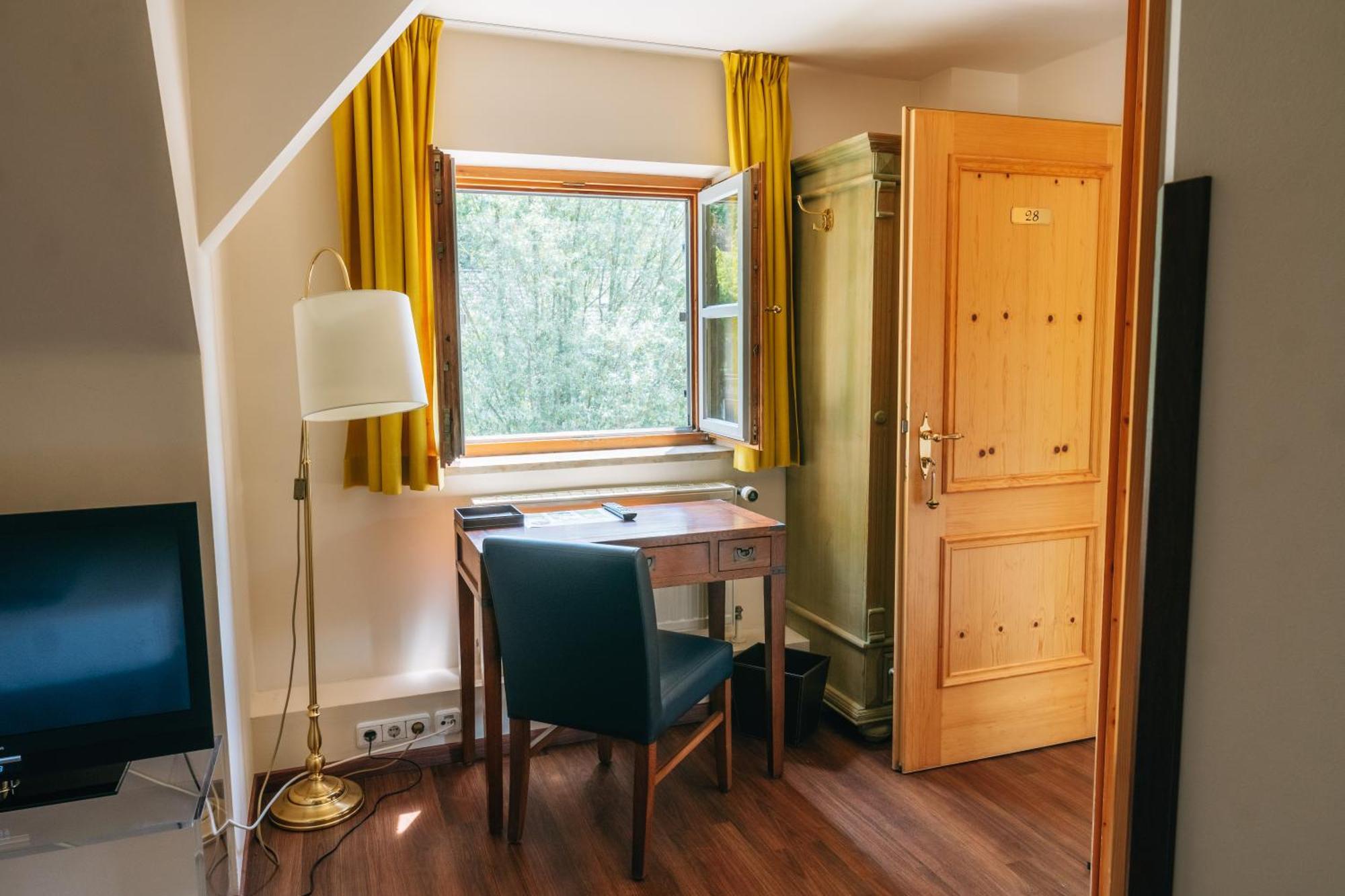 Hotel Restaurant Taverna Eching  Zewnętrze zdjęcie